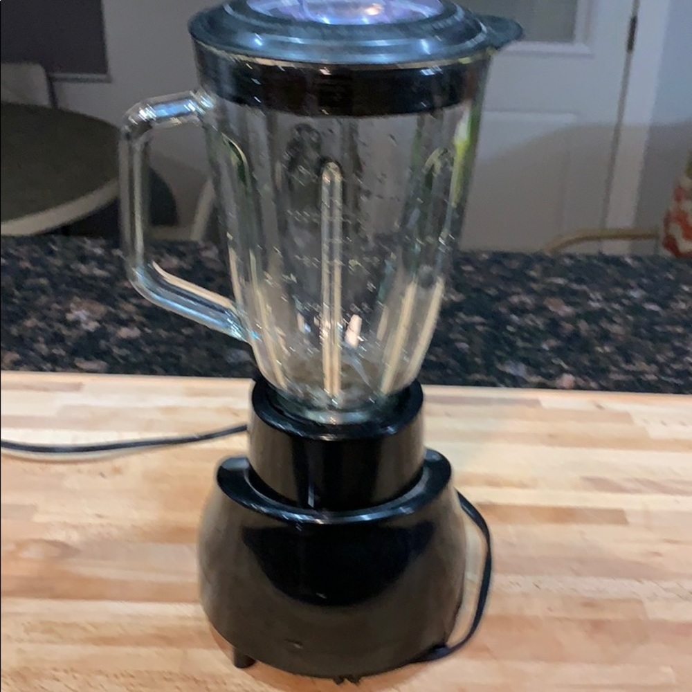 Large  Blender - Picture 3 of 16